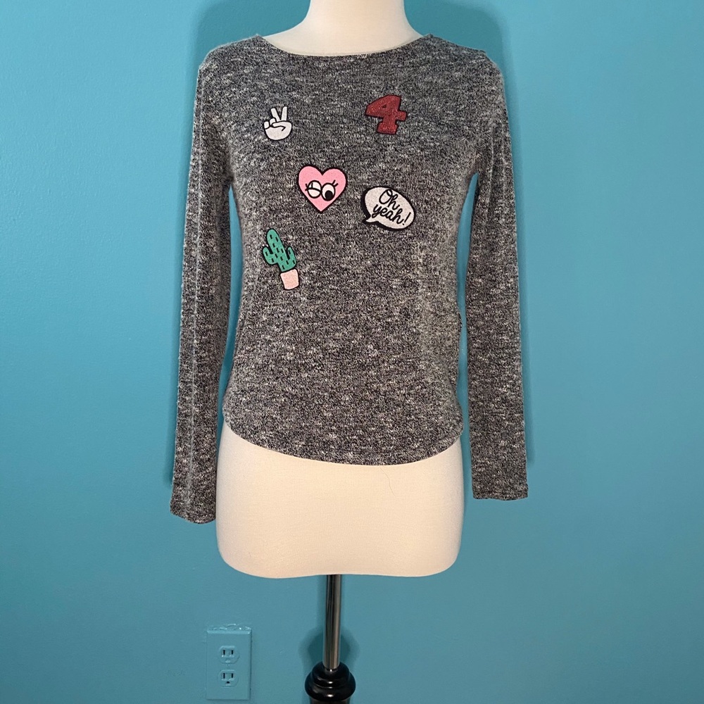 Long sleeve shirt.